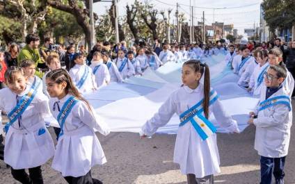 De celeste y blanco: se realizó la tradicional promesa a la bandera